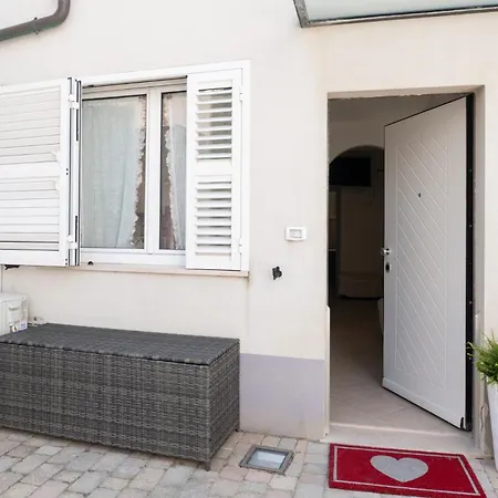 Easylife - Comodo Monolocale Vicino Apartament *